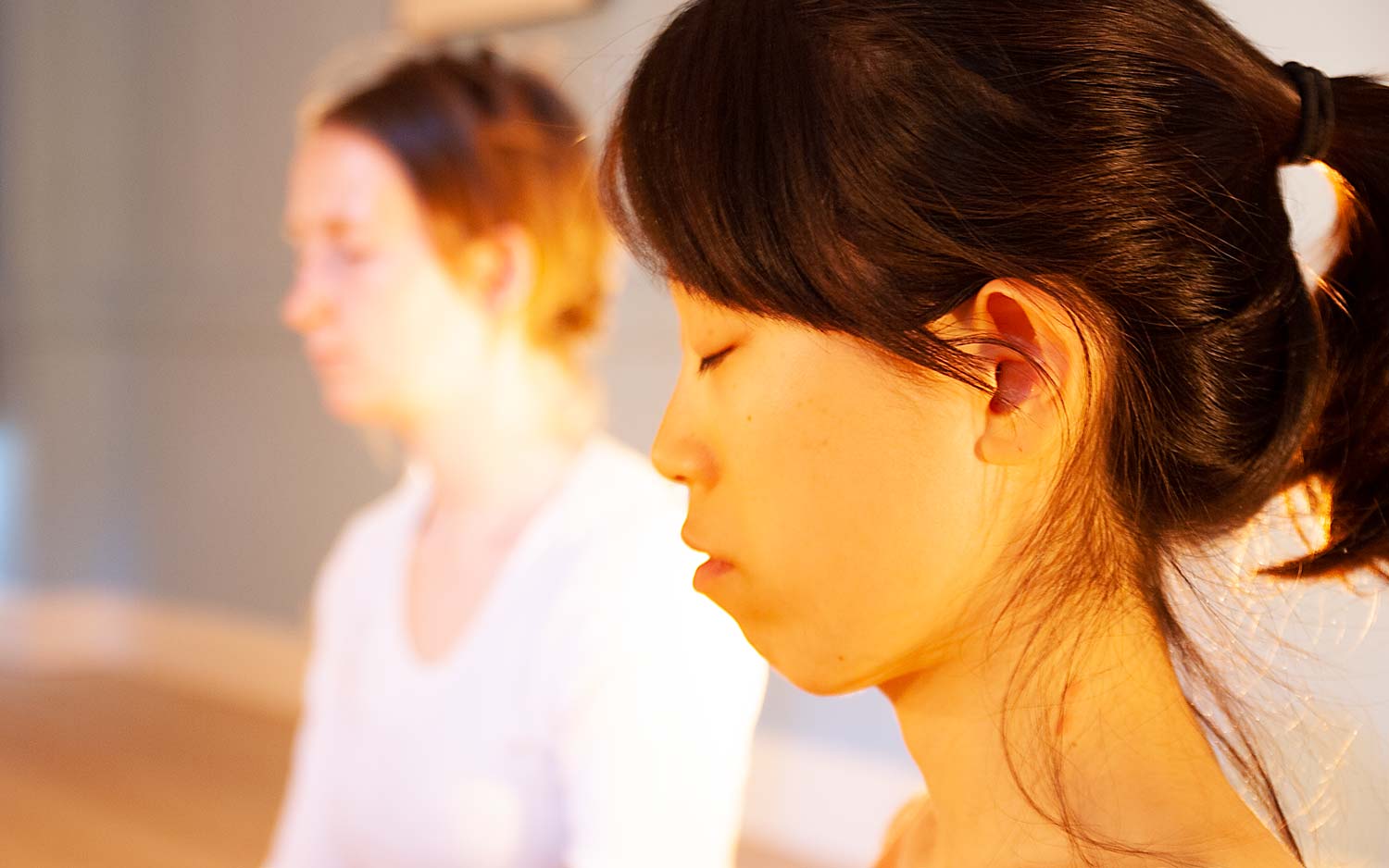 Deux femmes en méditation