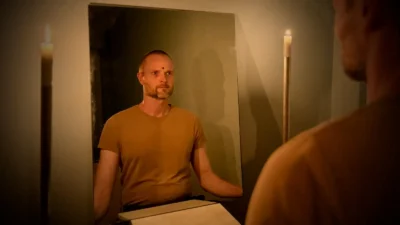 Méditation devant le miroir